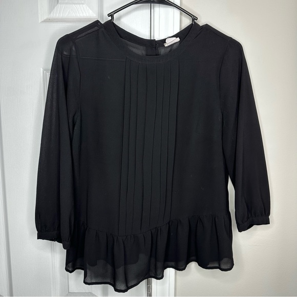 BUTTON BACK BLACK TOP - Picture 1 of 2